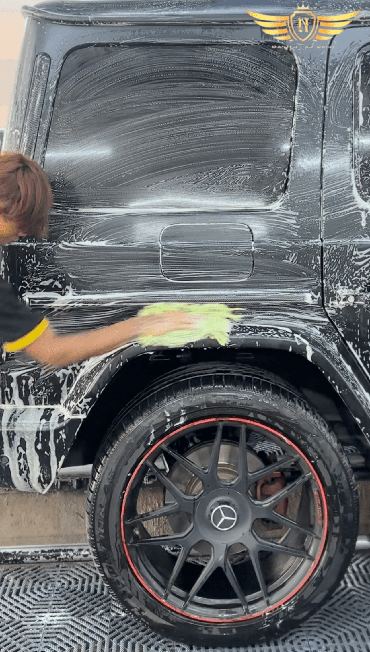 Car wash with 07 steps ensuring clean cars for happy drivers 