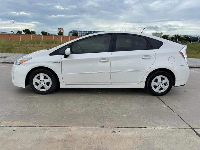 តូយ៉ូតា Prius 2011