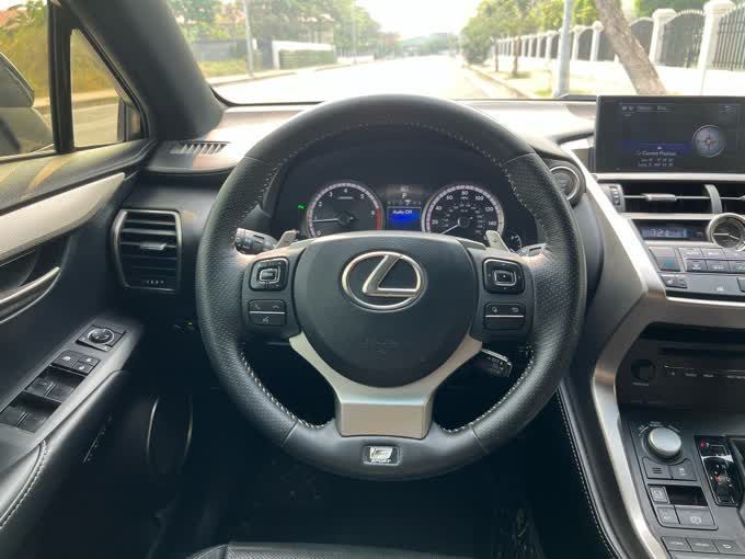 Lexus NX 2015