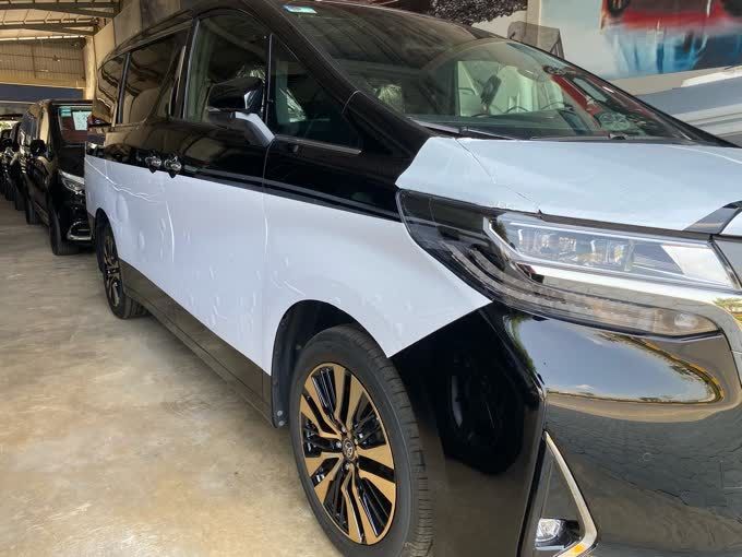 Toyota Alphard 2023