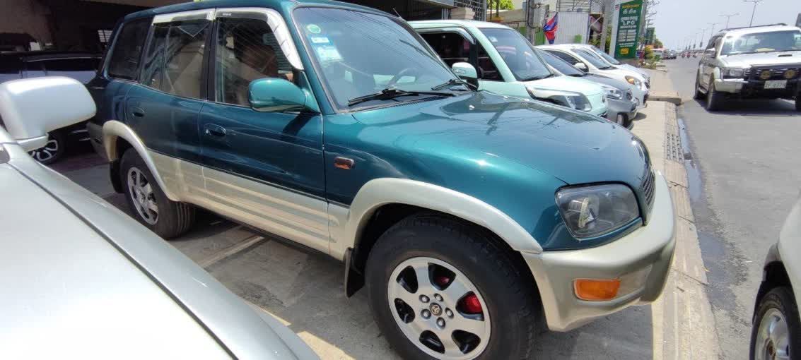 តូយ៉ូតា RAV4 2008