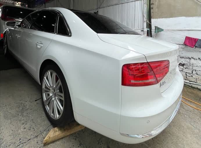 Audi A8L 2013