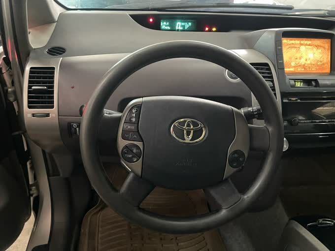 តូយ៉ូតា Prius 2008