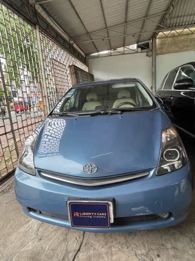 តូយ៉ូតា Prius 2004