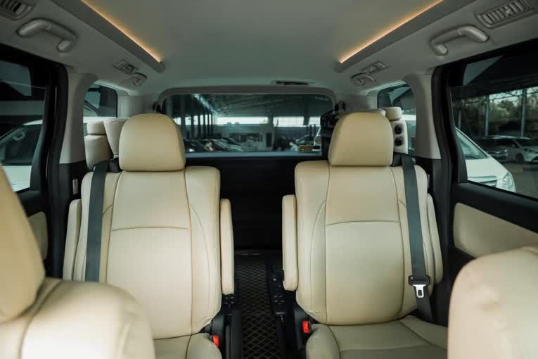 Toyota Alphard 2011