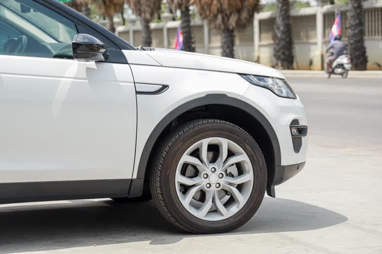 Land Rover Discovery Sport 2015