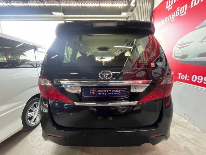 Toyota Alphard 2011