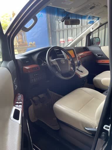 Toyota Alphard 2011