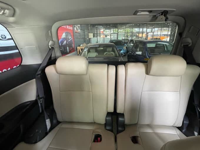 Toyota Alphard 2011