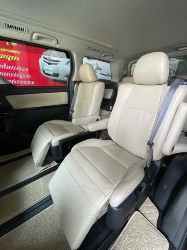 Toyota Alphard 2011