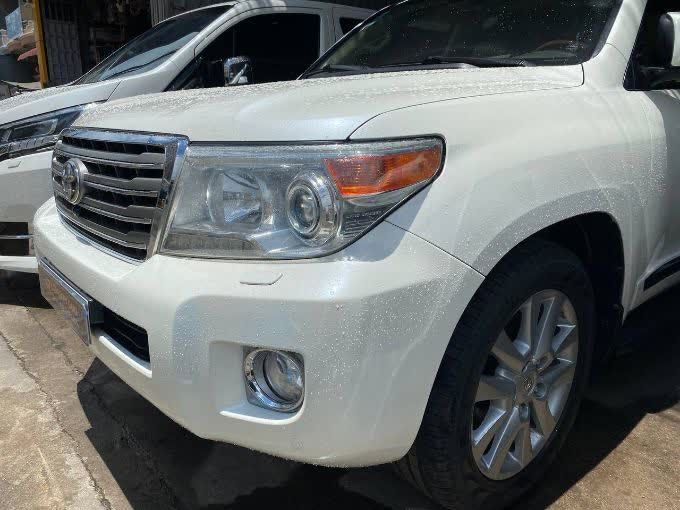 តូយ៉ូតា LandCruiser 2015