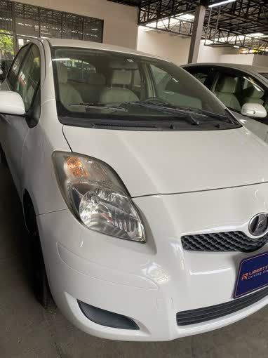 តូយ៉ូតា Vitz 2010