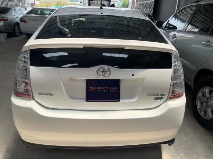 តូយ៉ូតា Prius 2008