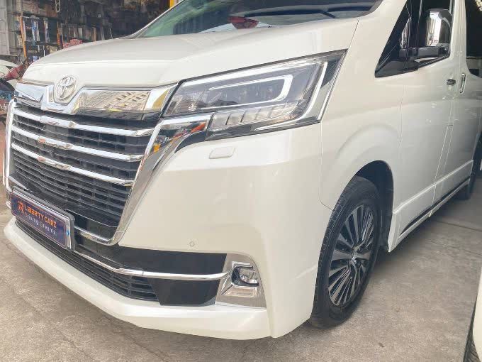 Toyota Granvia 2020