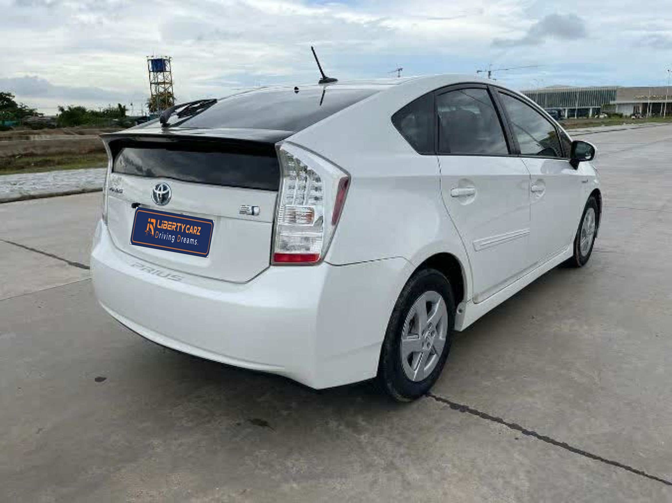 តូយ៉ូតា Prius 2011