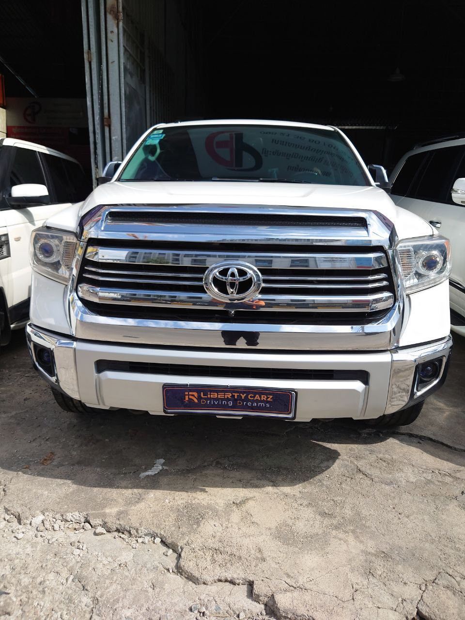 តូយ៉ូតា Tundra 2014