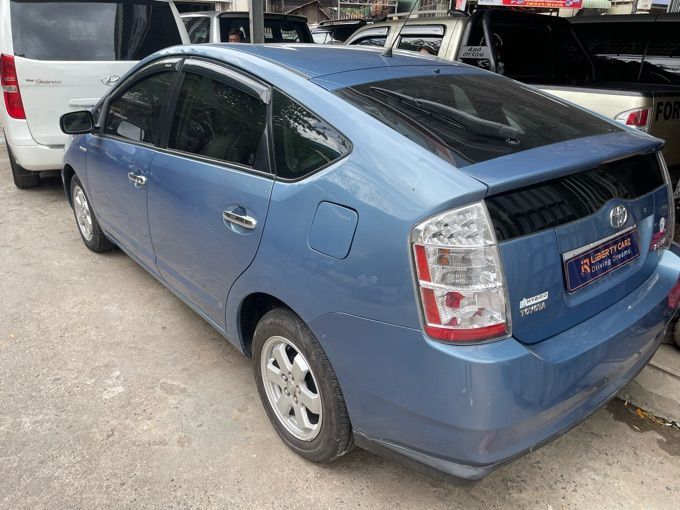 តូយ៉ូតា Prius 2006