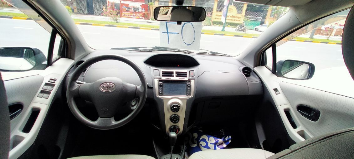 Toyota Vitz 2007