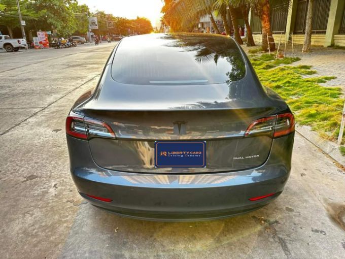 Tesla Model 3 2020