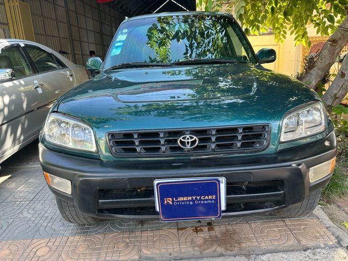 តូយ៉ូតា RAV4 1996