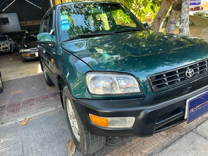 តូយ៉ូតា RAV4 1996