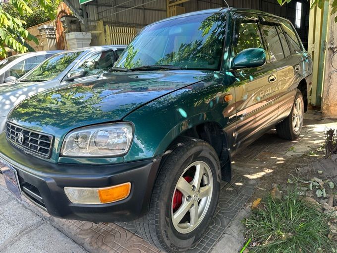 តូយ៉ូតា RAV4 1996