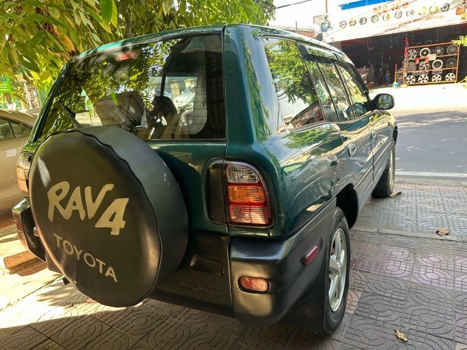 តូយ៉ូតា RAV4 1996