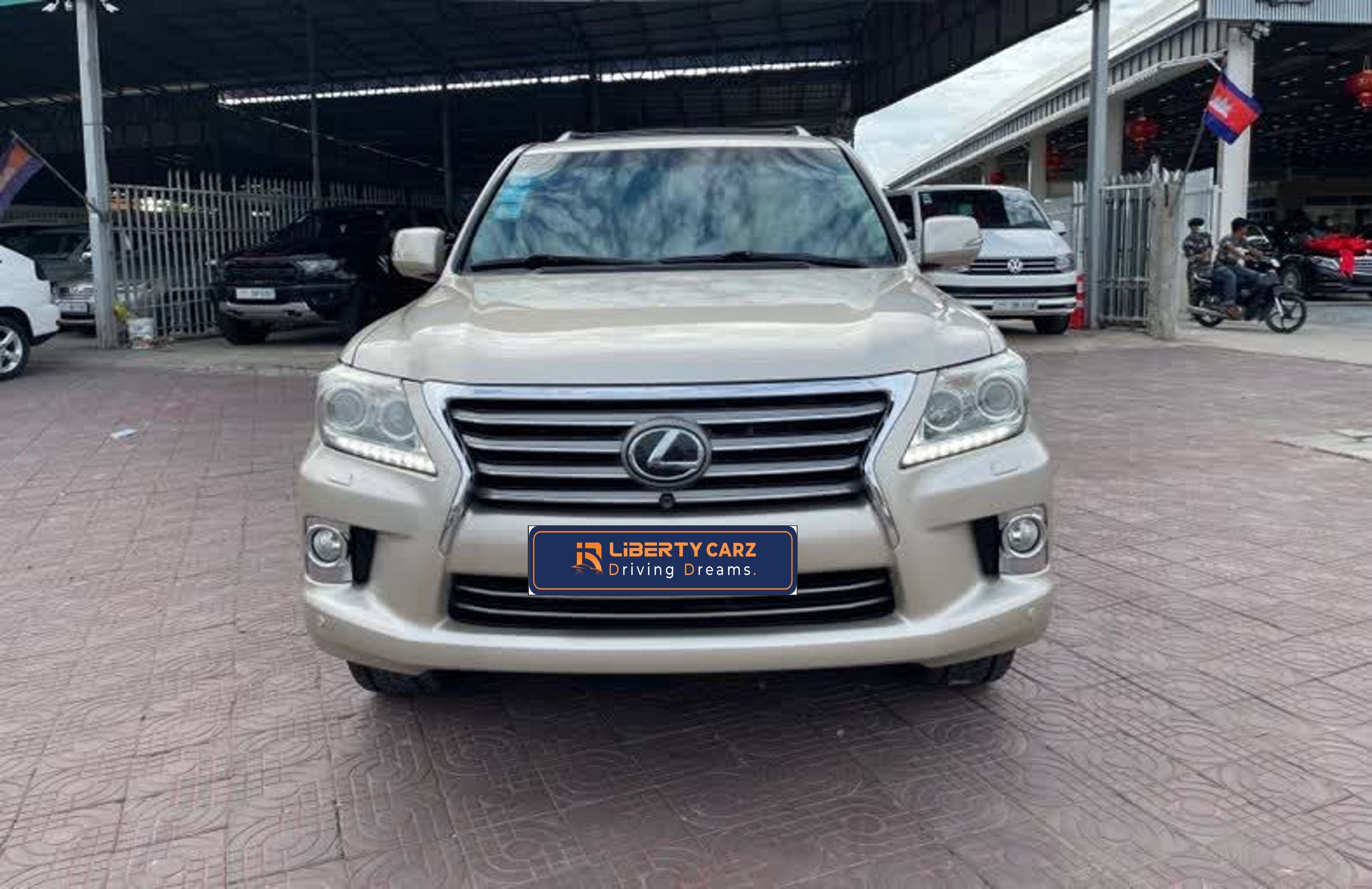 Lexus LX 570 2013