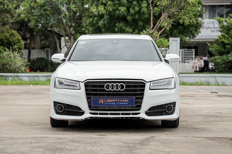 Audi A8L 2015