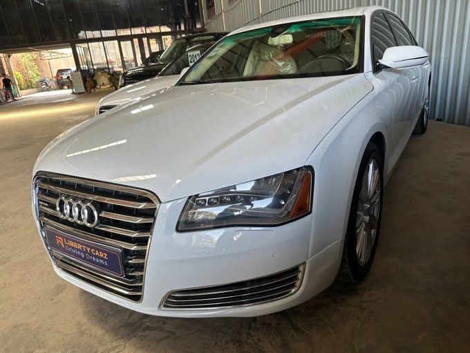 Audi A8L 2013