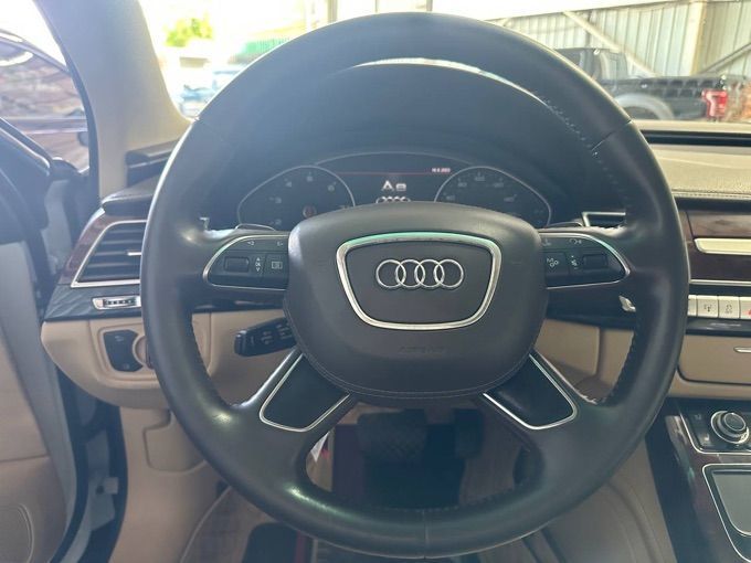 Audi A8L 2013