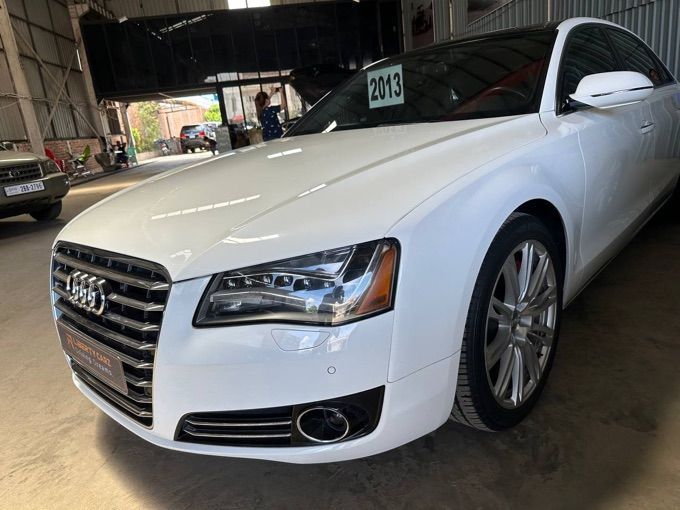 Audi A8L 2013