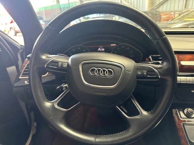 Audi A8L 2013