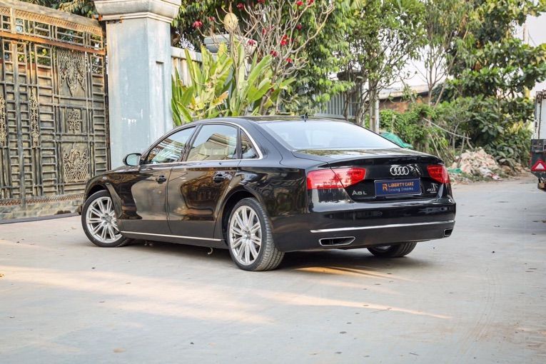 Audi A8L 2013