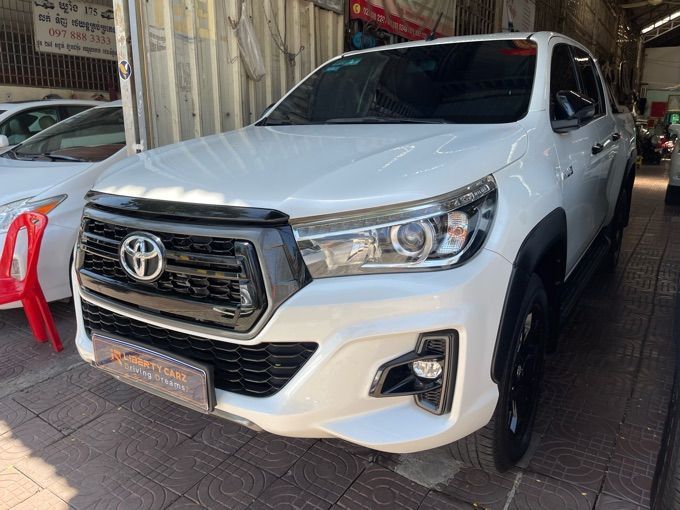 丰田 Hilux Revo 2020