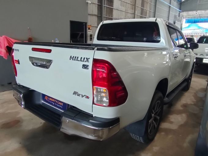 តូយ៉ូតា Hilux Revo 2016