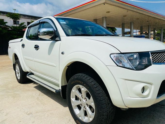 Mitsubishi Triton 2015