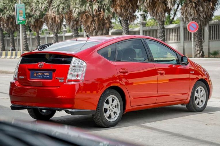 តូយ៉ូតា Prius 2008