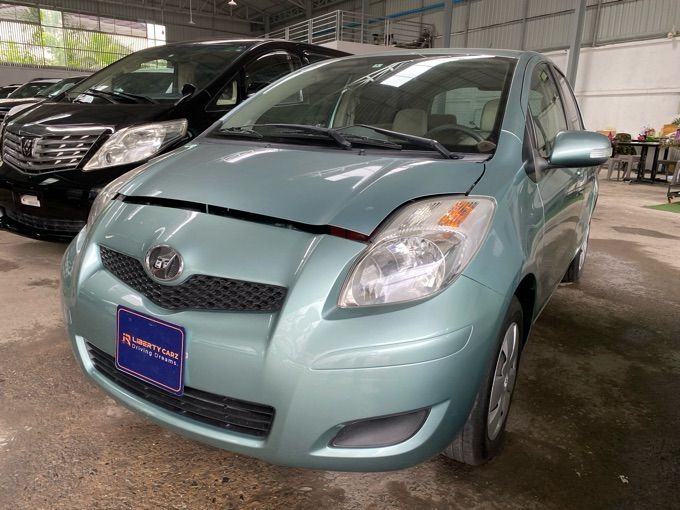 តូយ៉ូតា Vitz 2008