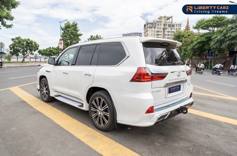 Lexus LX 570 2021