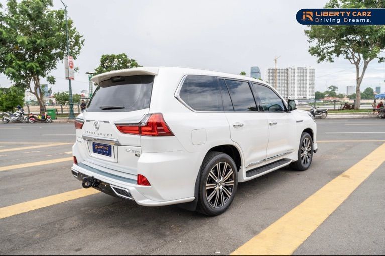 Lexus LX 570 2021