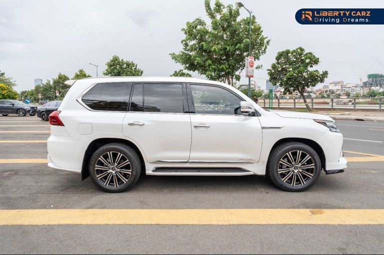 Lexus LX 570 2021