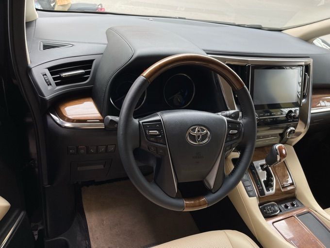 Toyota Alphard 2016
