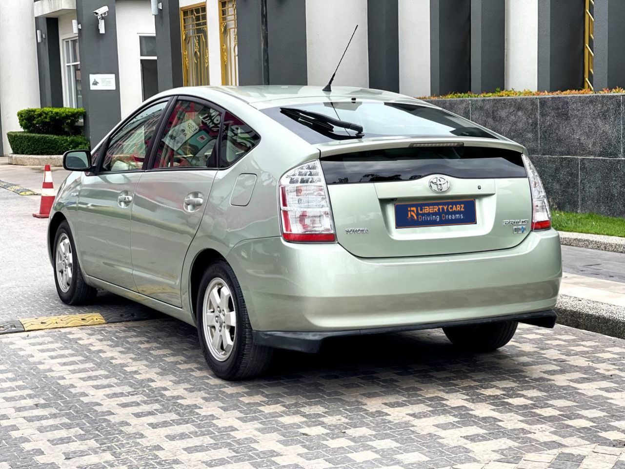 តូយ៉ូតា Prius 2007