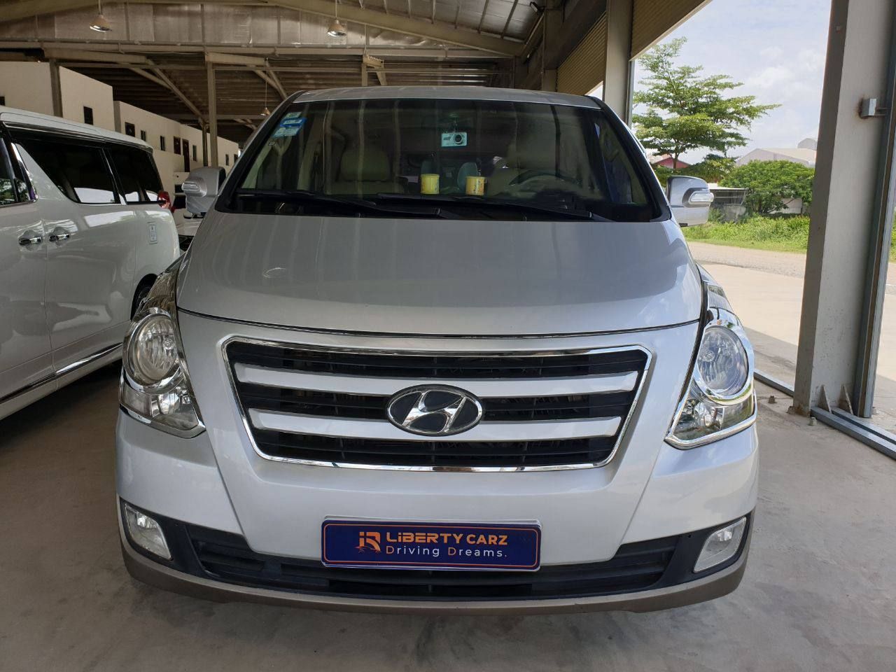 Hyundai Starex HVX 2008