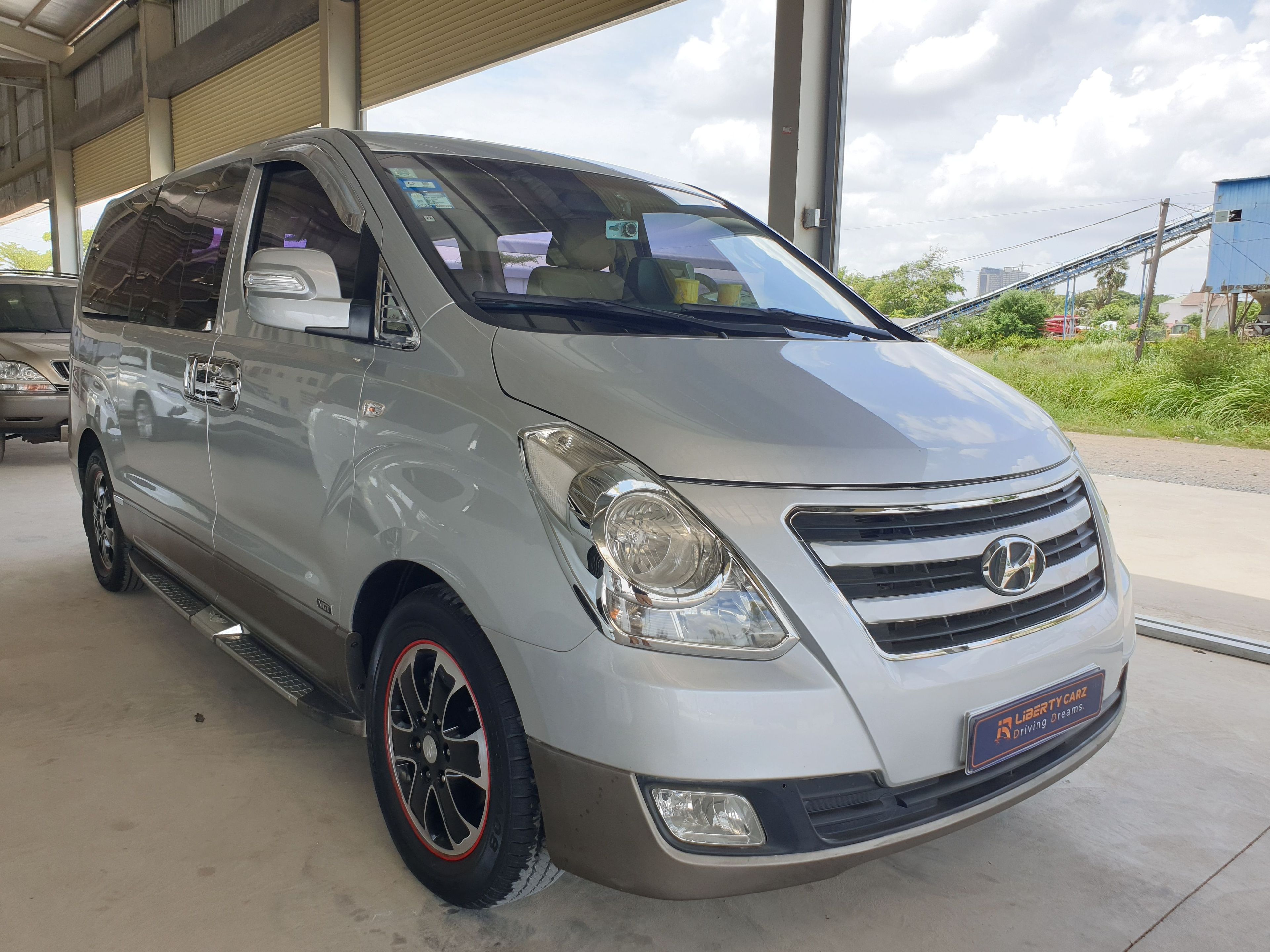 Hyundai Starex HVX 2008