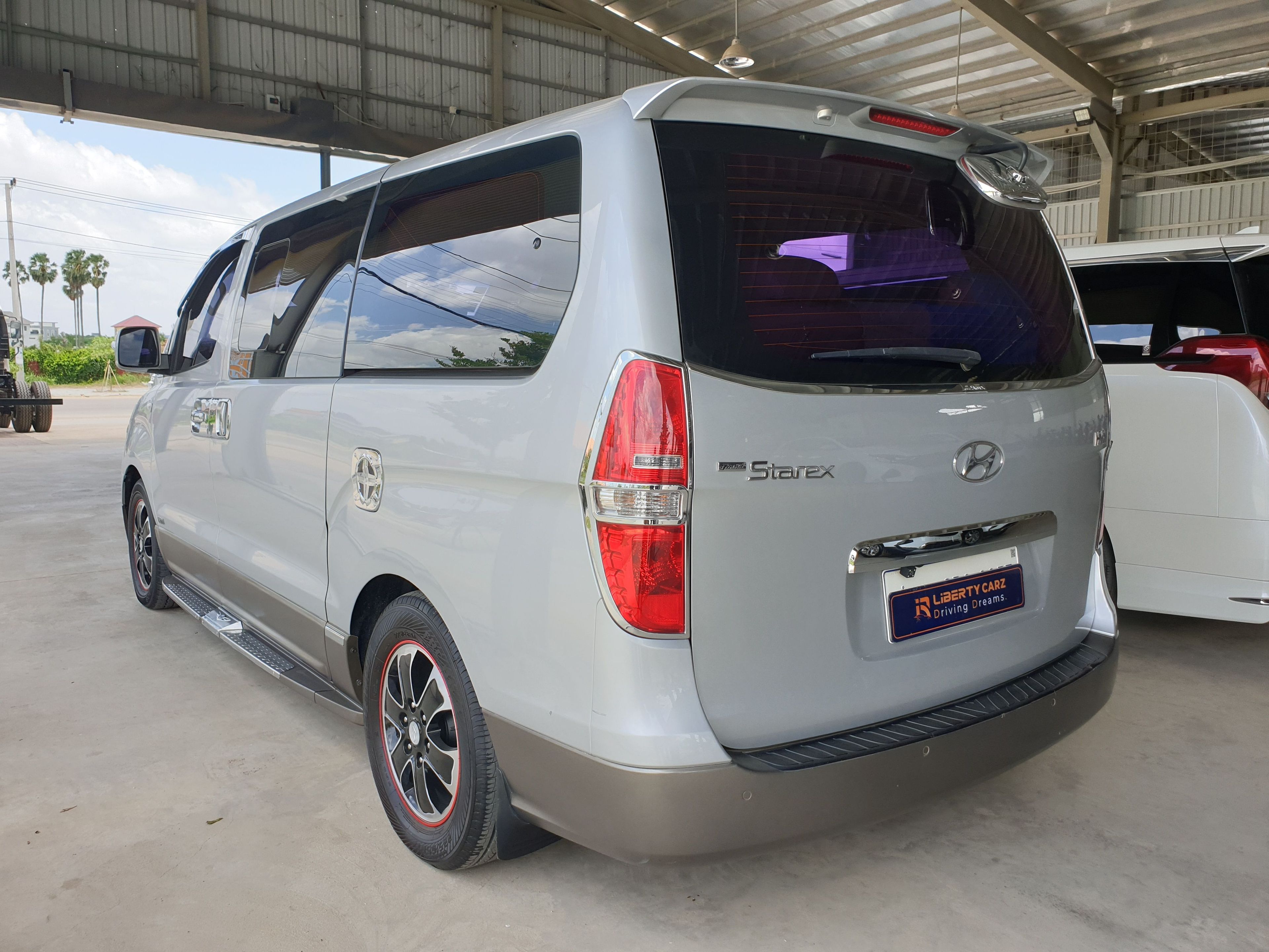 Hyundai Starex HVX 2008