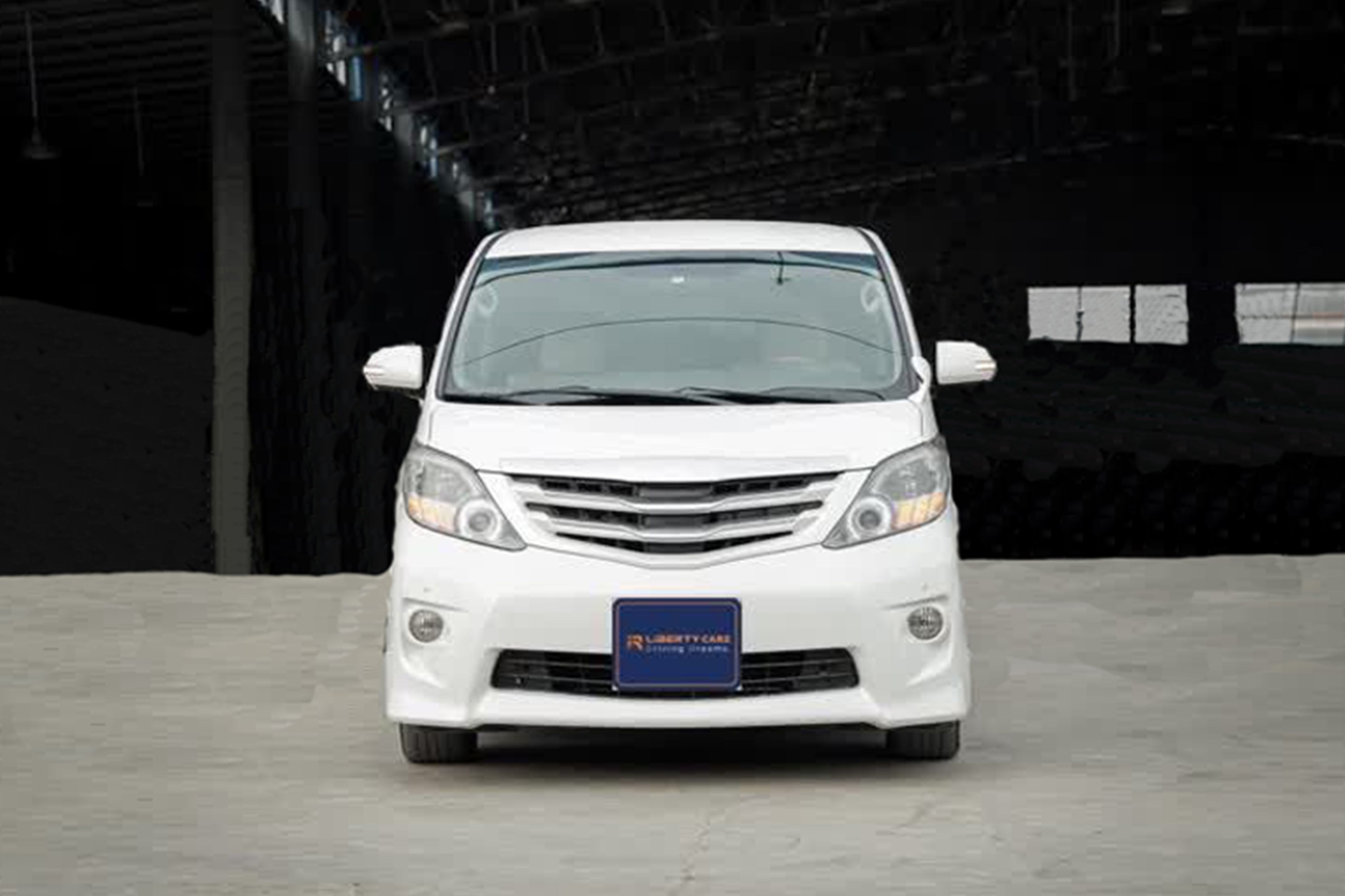 Toyota Alphard 2011