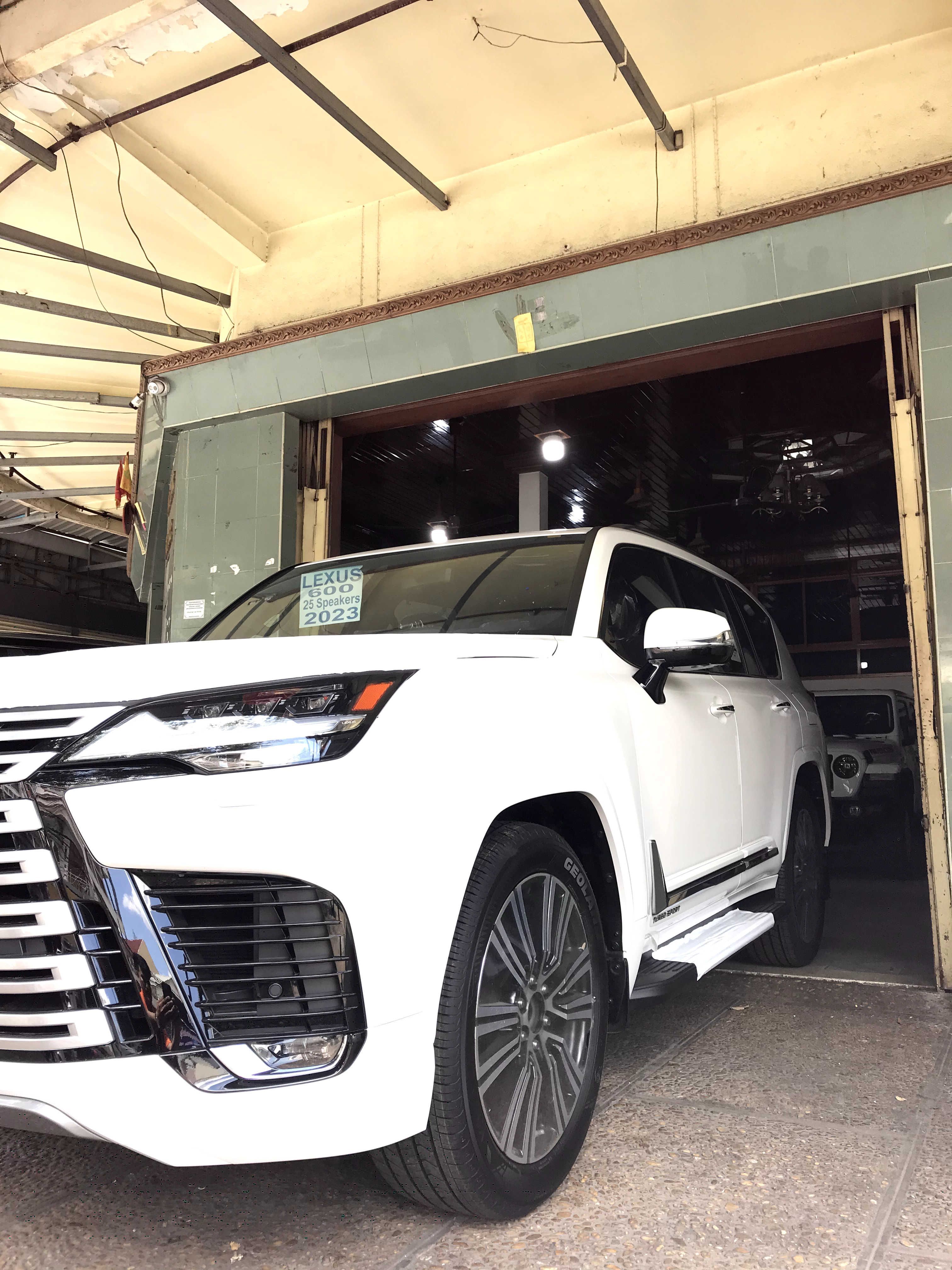 Lexus LX 600 2023