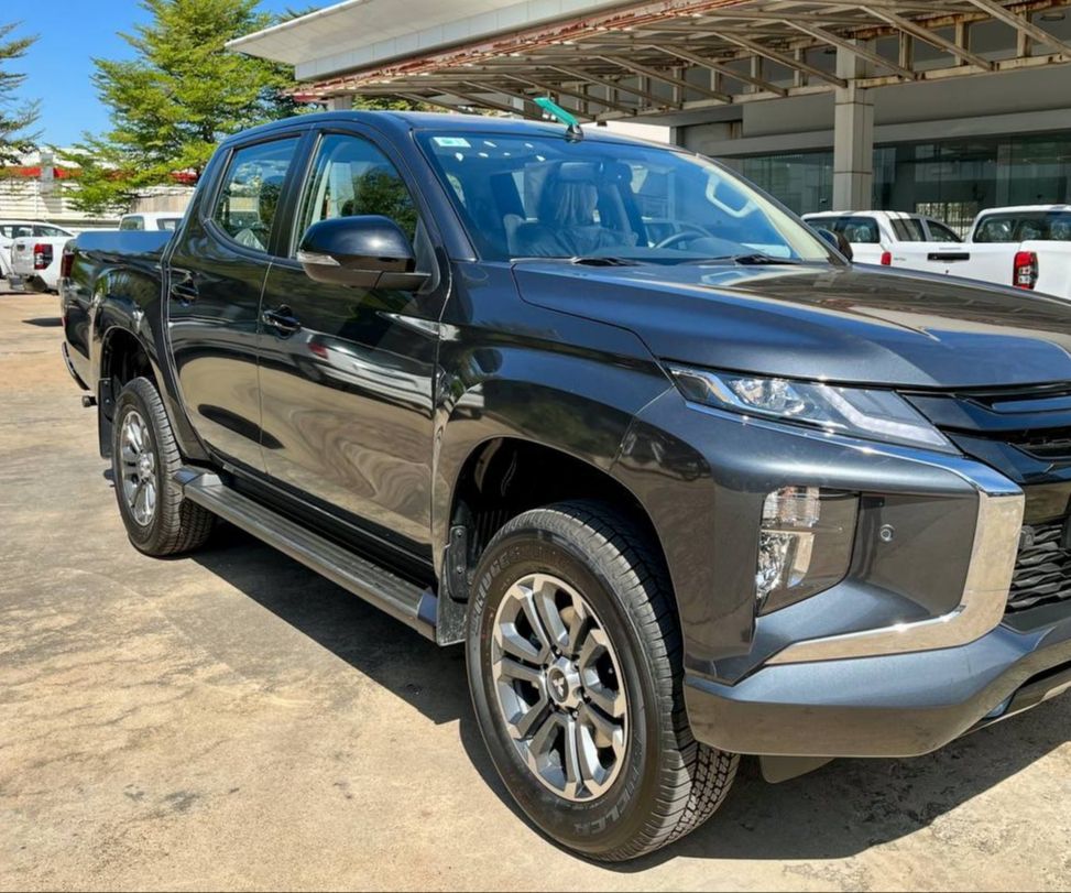 Mitsubishi Triton 2023